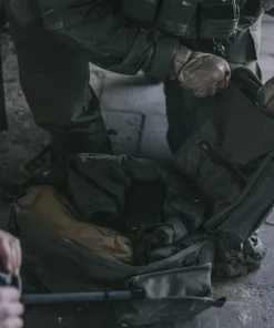 Varusteleka CP10 Mini-taistelureppu litteillä olkaviilekkeillä
